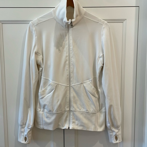 Lululemon Athletica White Zippered Jacket—Pockets—Great Fabric & Style—EUC - Picture 1 of 6